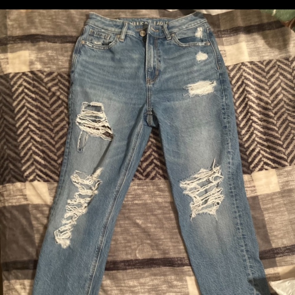 American eagle straight legged mom jeans